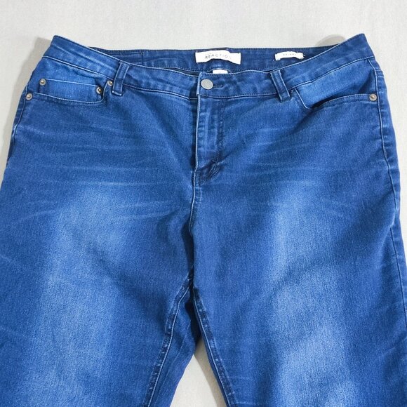 Kenneth Cole Reaction jeans women's size 14 dark wash blue skinny straight leg - Picture 2 of 14